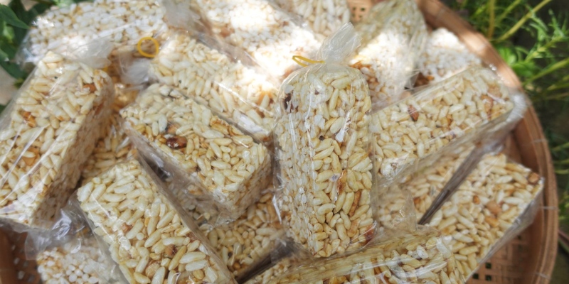 Cốm gạo - Thức quà mà đứa trẻ nào cũng mê